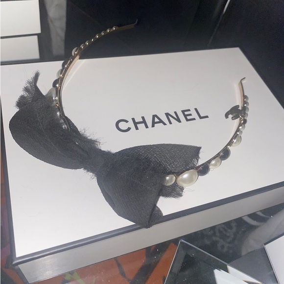 Vintage Chanel headband - Picture 4 of 16